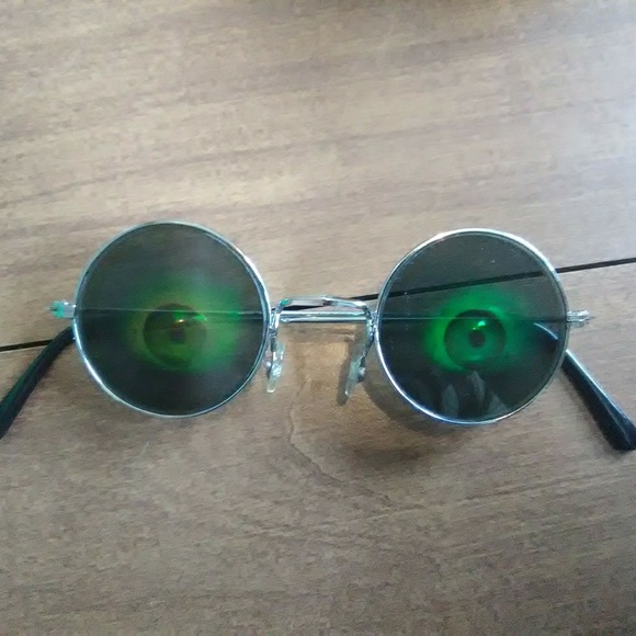sunglasses with hologram eyes